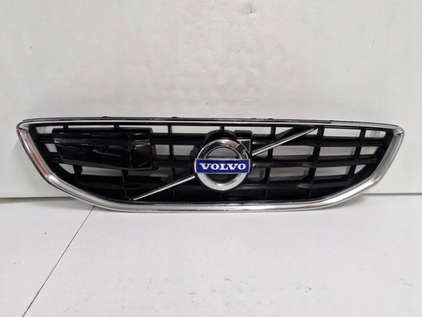 Решетка радиатора к Volvo V40 2012