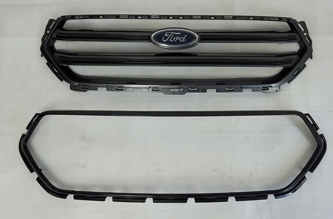 Решетка радиатора к Ford Kuga 2016