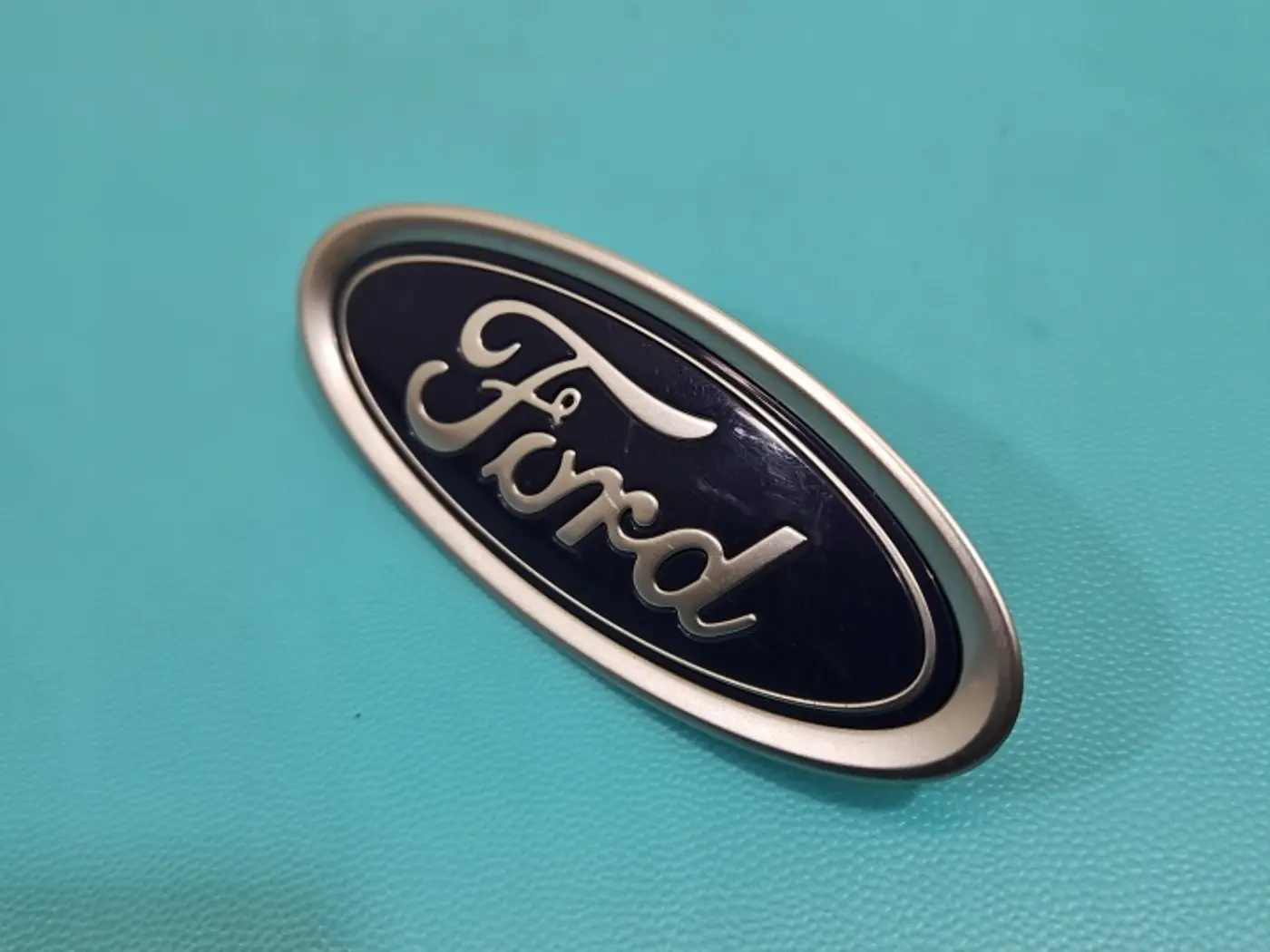 Решетка радиатора к Ford Mondeo 2015