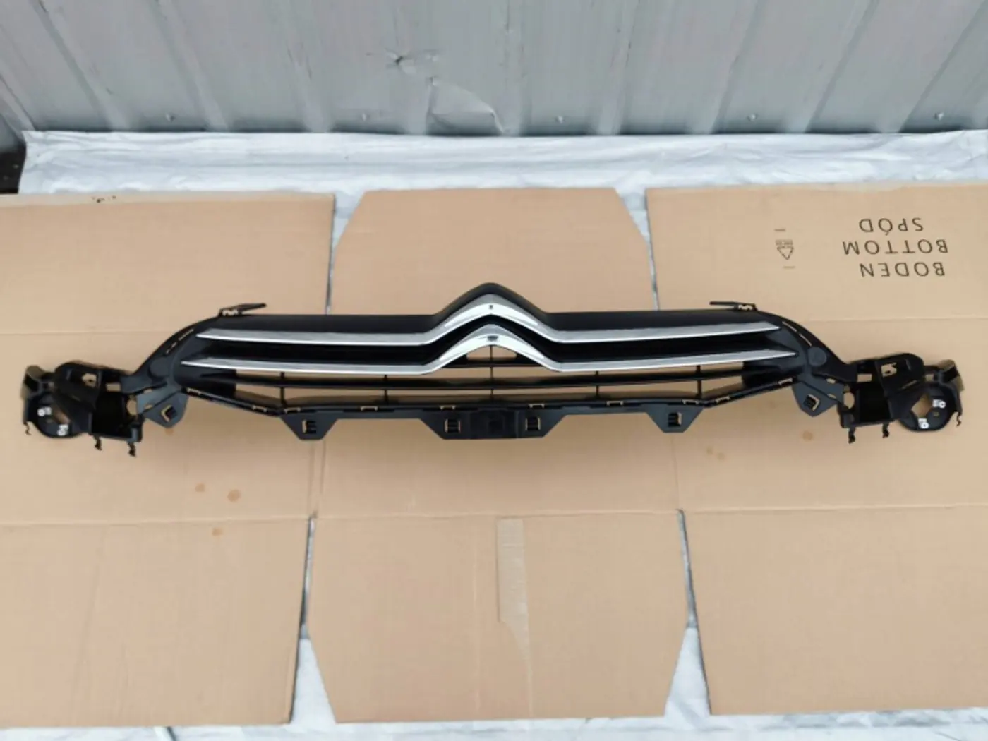 Решетка радиатора к Citroen C4 2011