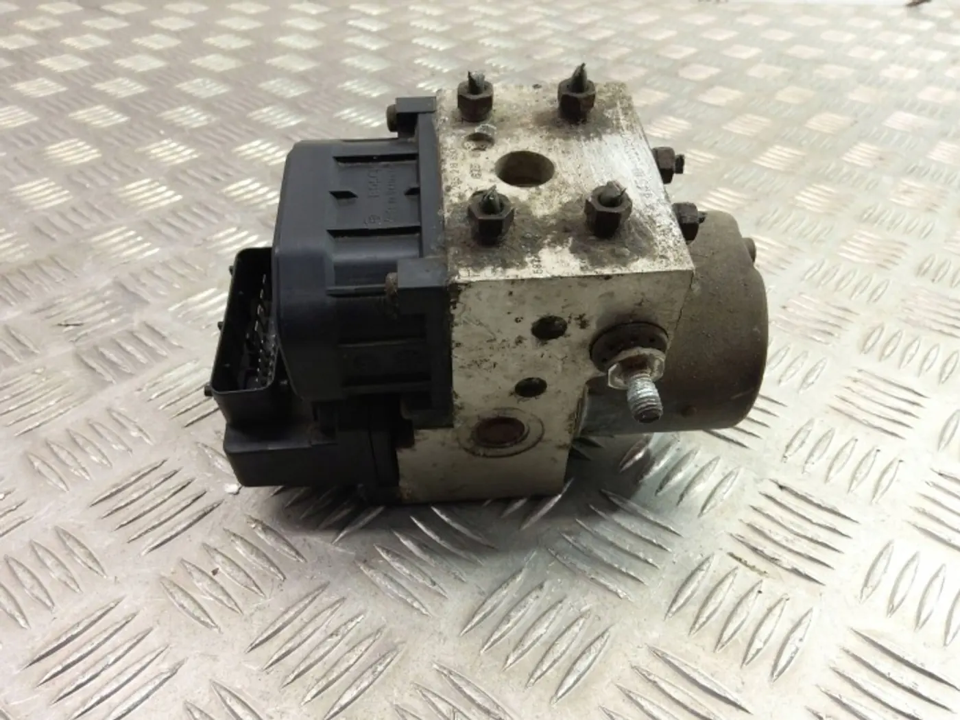 Блок ABS к Toyota Corolla 2002