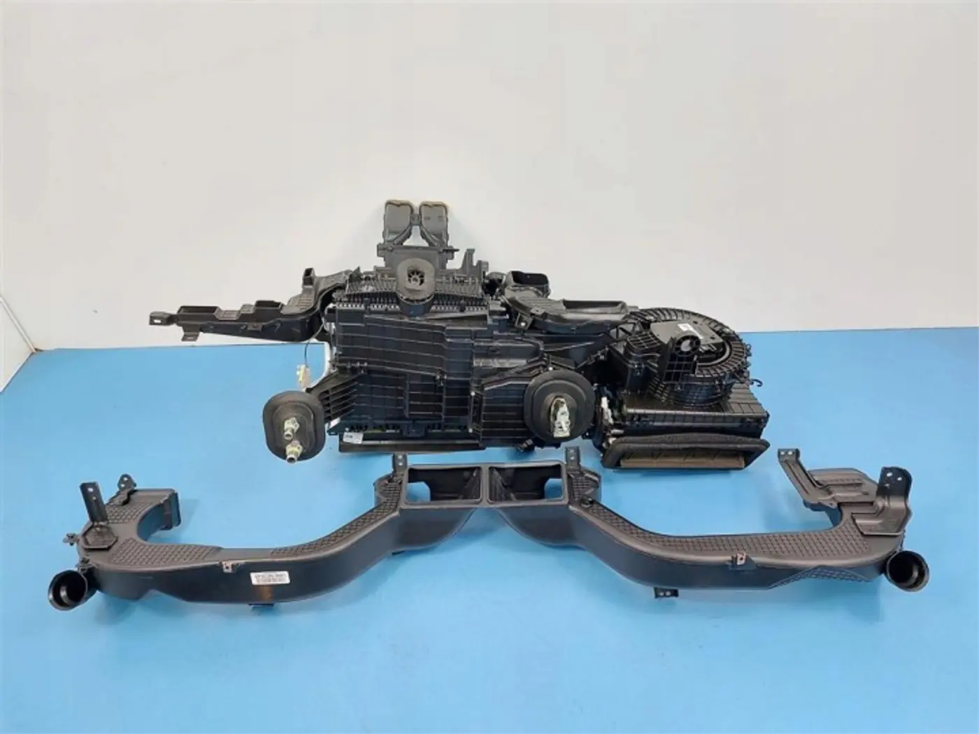 Отопитель в сборе (печка) к Ford Explorer 2019