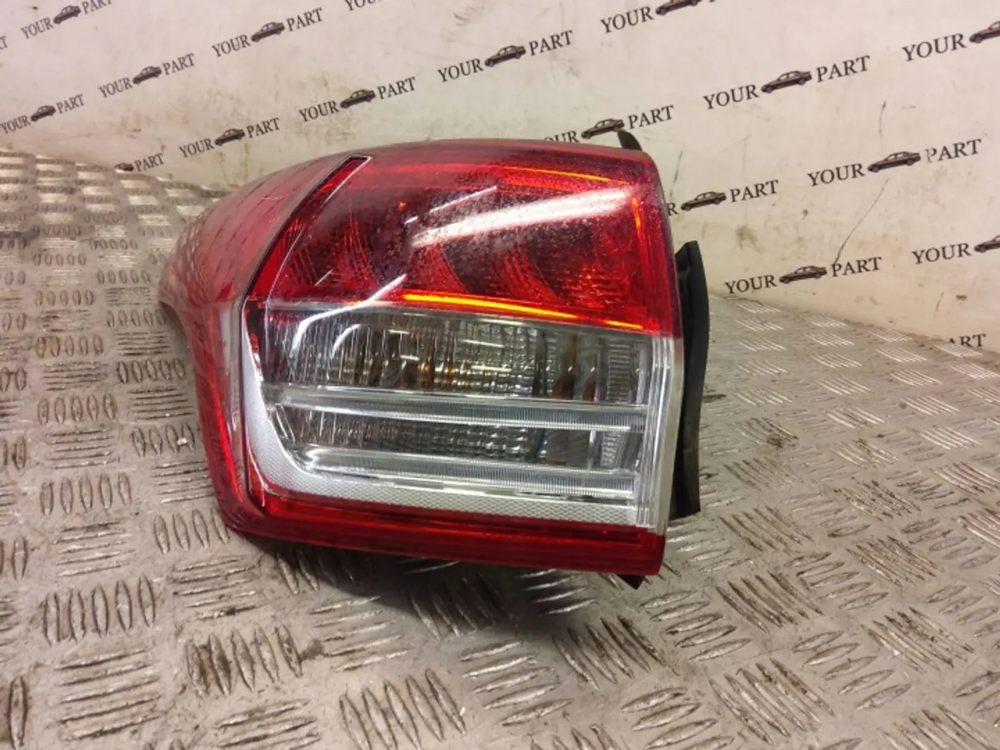 Фонарь задний левый к Ford Kuga 2013