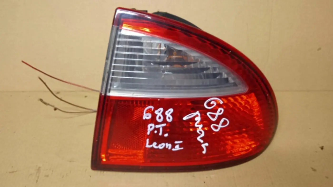 Фонарь задний правый к Cupra Leon 2020