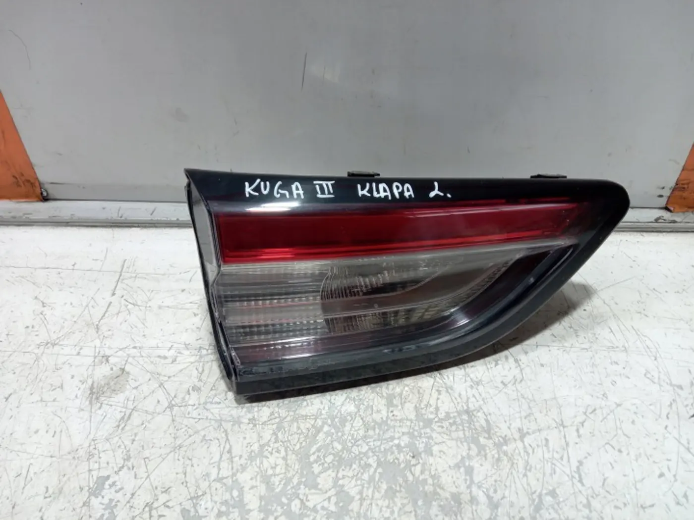 Фонарь задний левый к Ford Kuga 2019