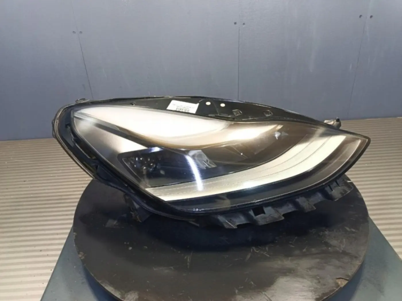 Фара правая к Tesla Model 3 2017