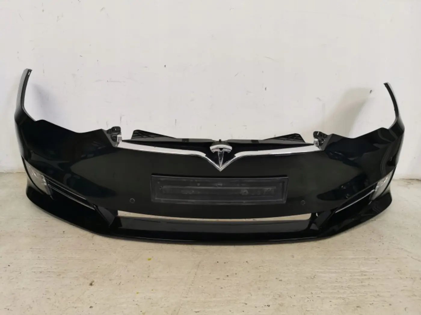 Бампер передний к Tesla Model S 2016