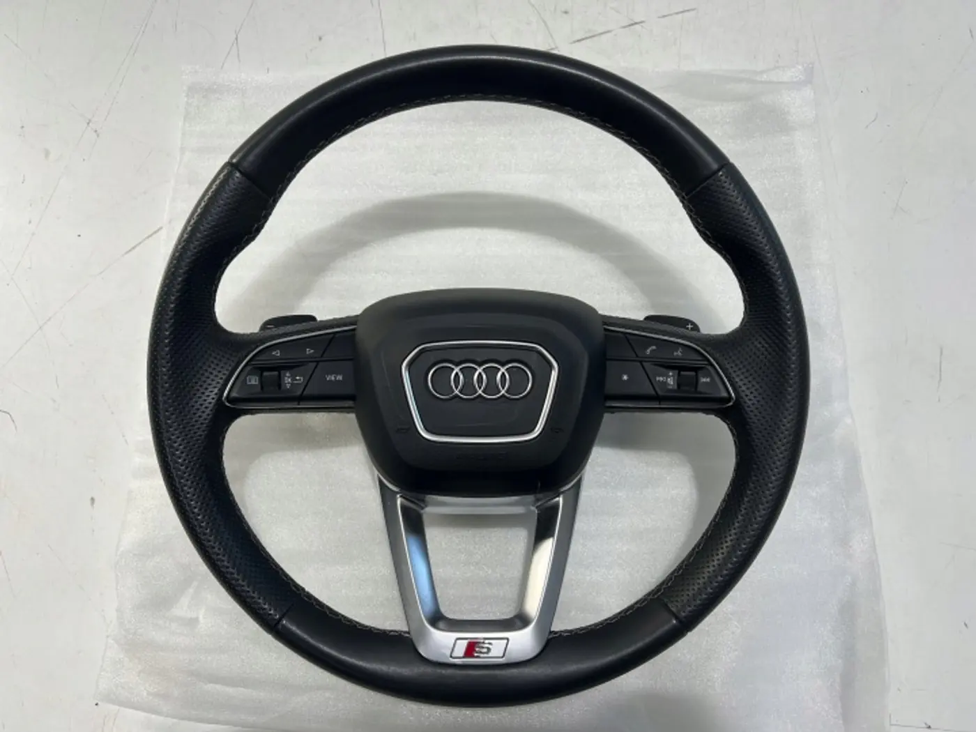 Руль к Audi Q8 2018