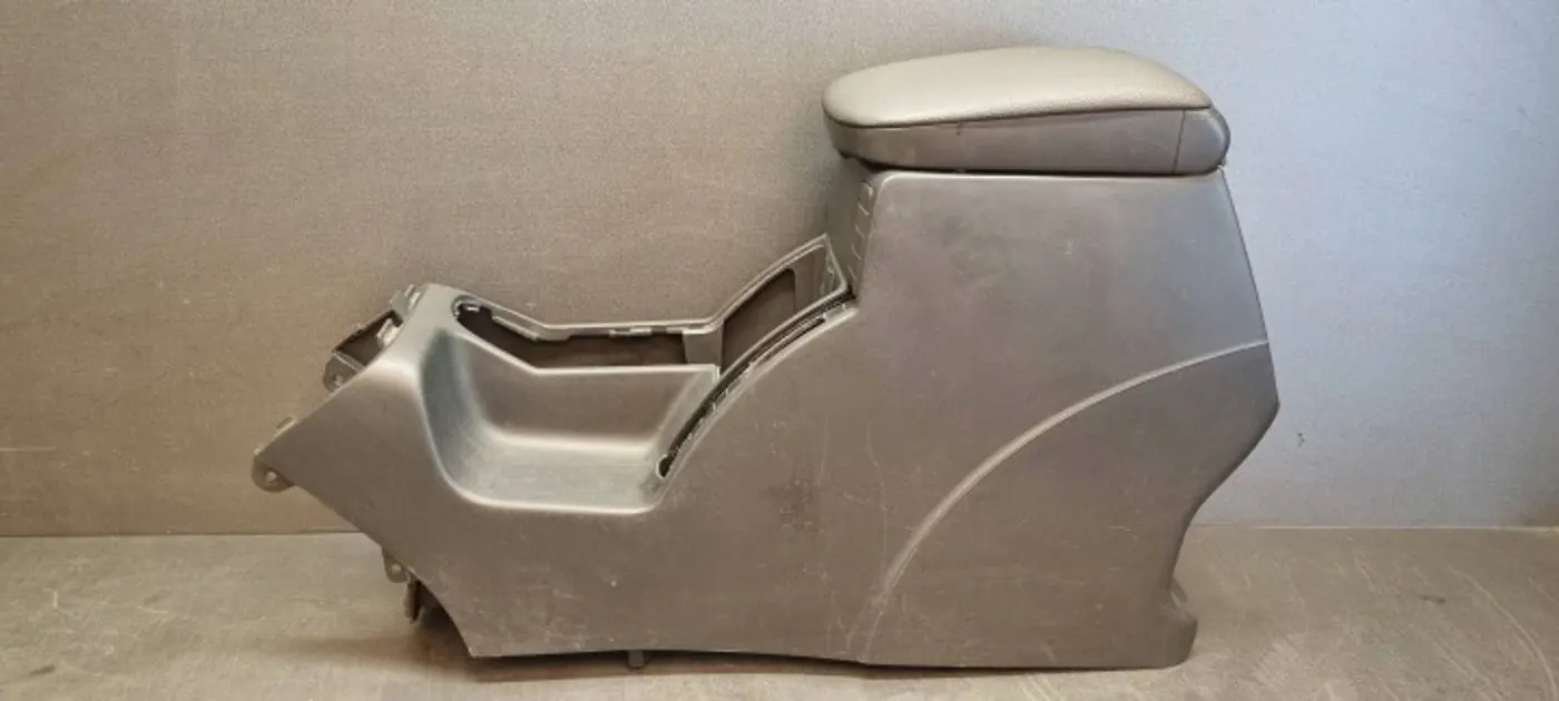 Подлокотник к Fiat Croma 2008