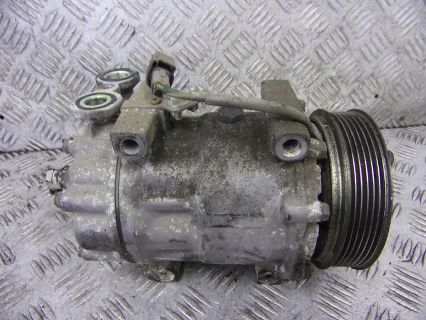 Компрессор кондиционера к Ford Fiesta 2001