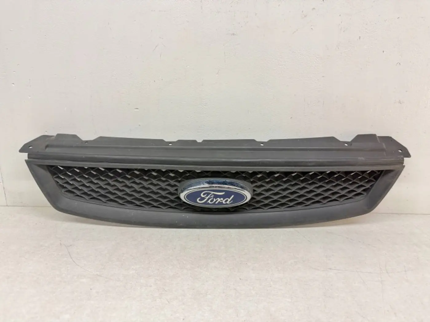 Решетка радиатора к Ford Focus 2005