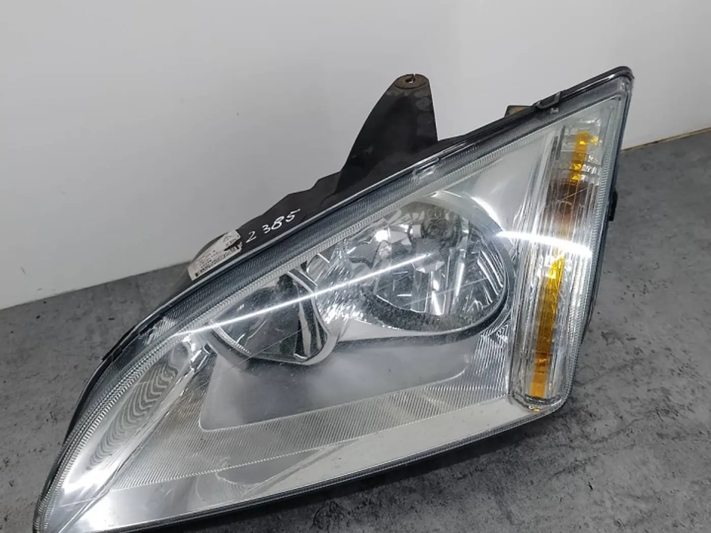 Фара левая к Ford Focus 2005
