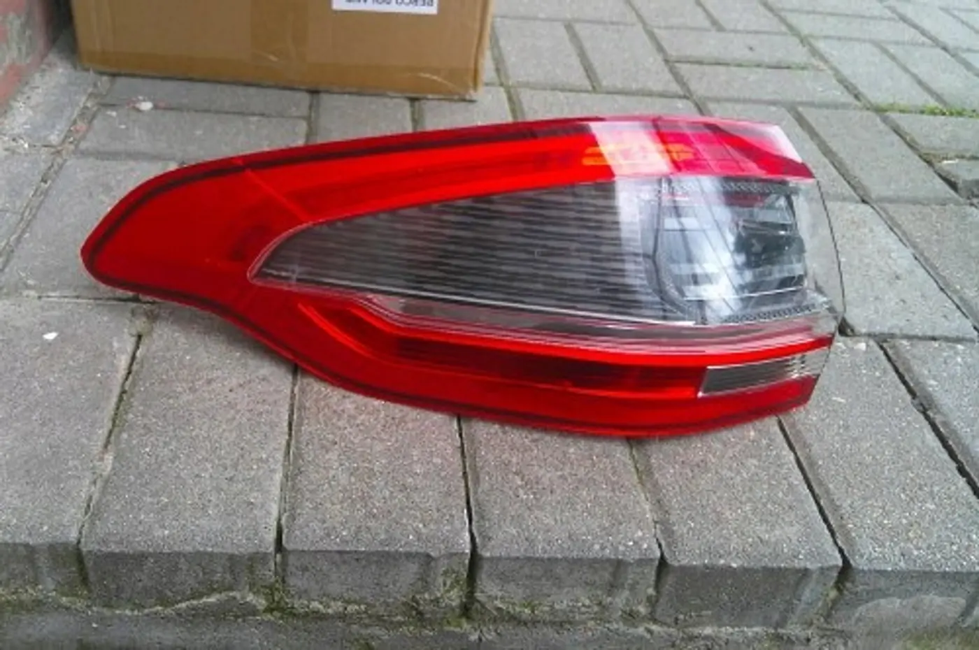 Фонарь задний левый к Ford S-MAX 2010