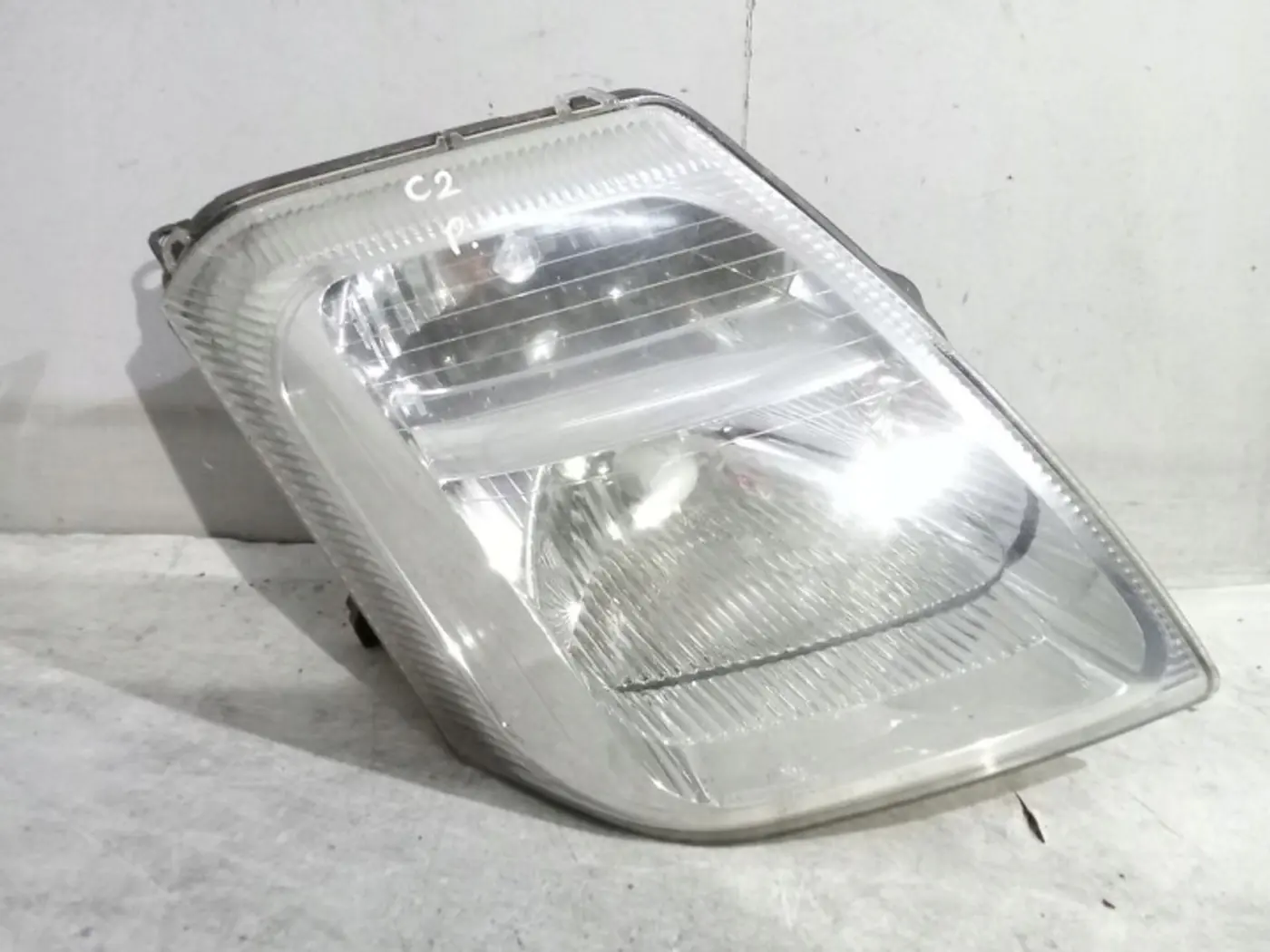Фара правая к Citroen C2 2003