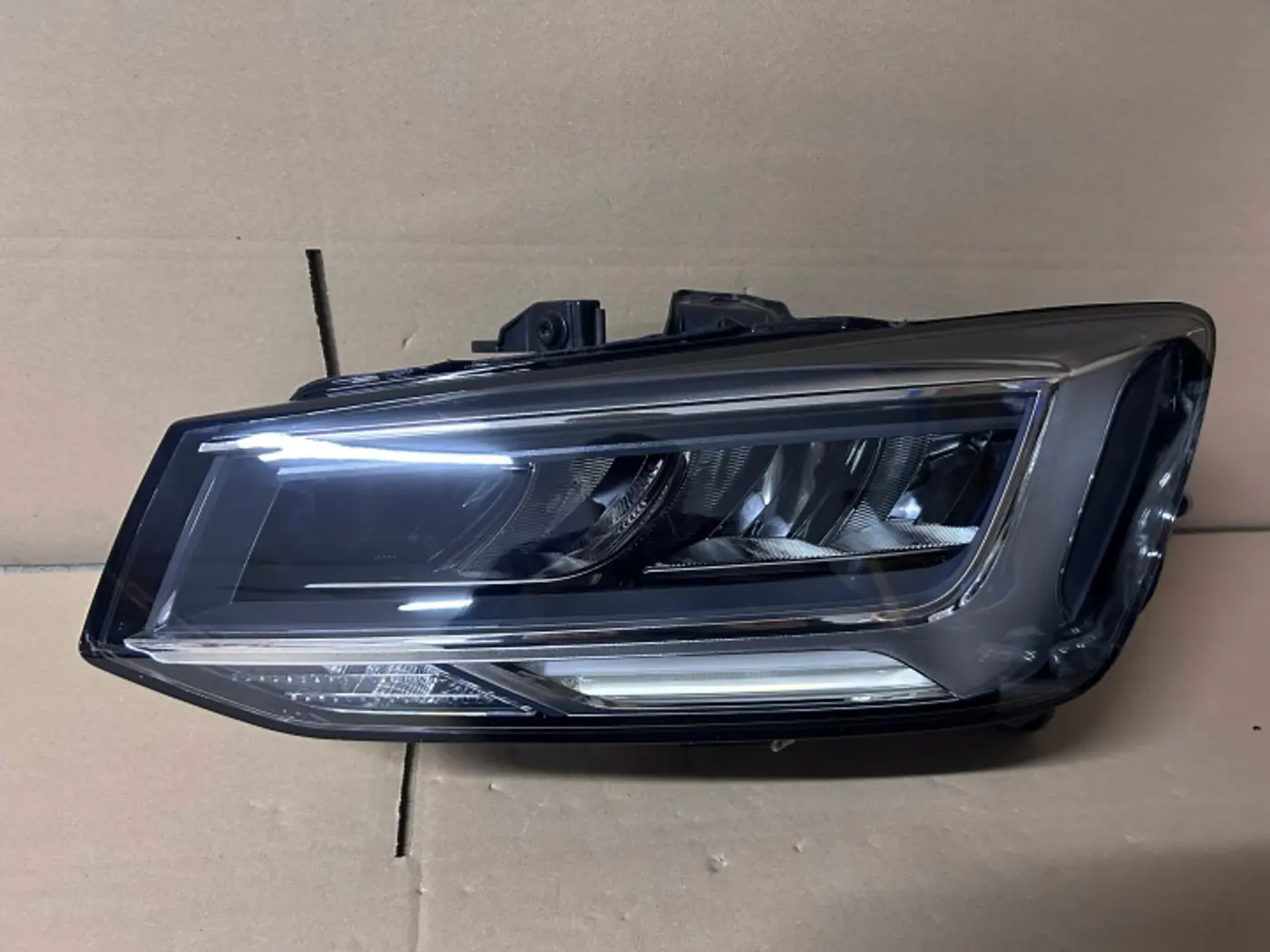 Фара левая к Audi Q2 2020