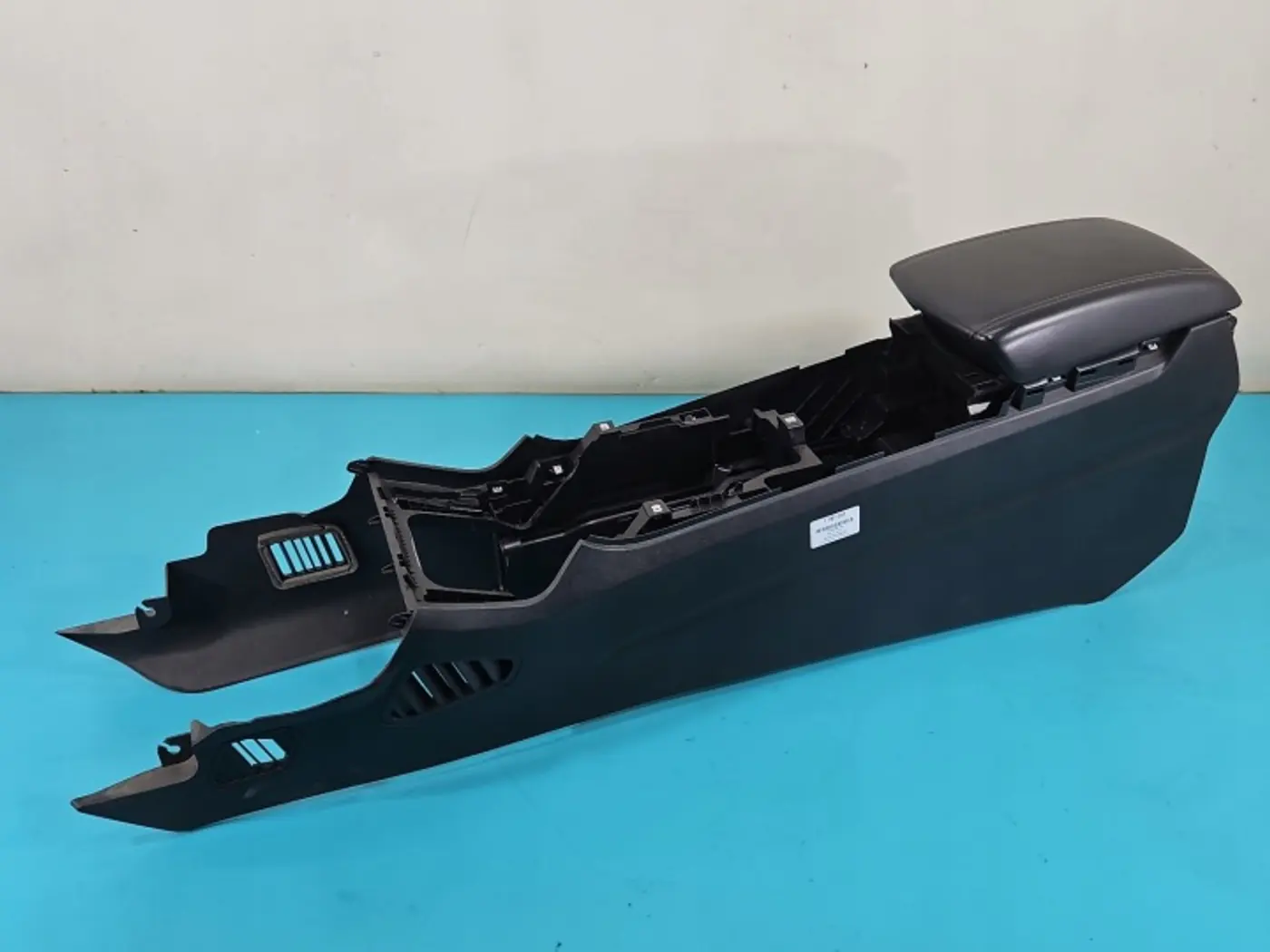 Подлокотник к Ford S-MAX 2015