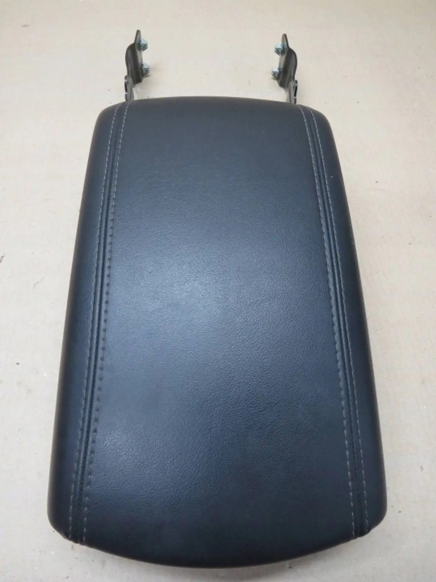 Подлокотник к Ford S-MAX 2015