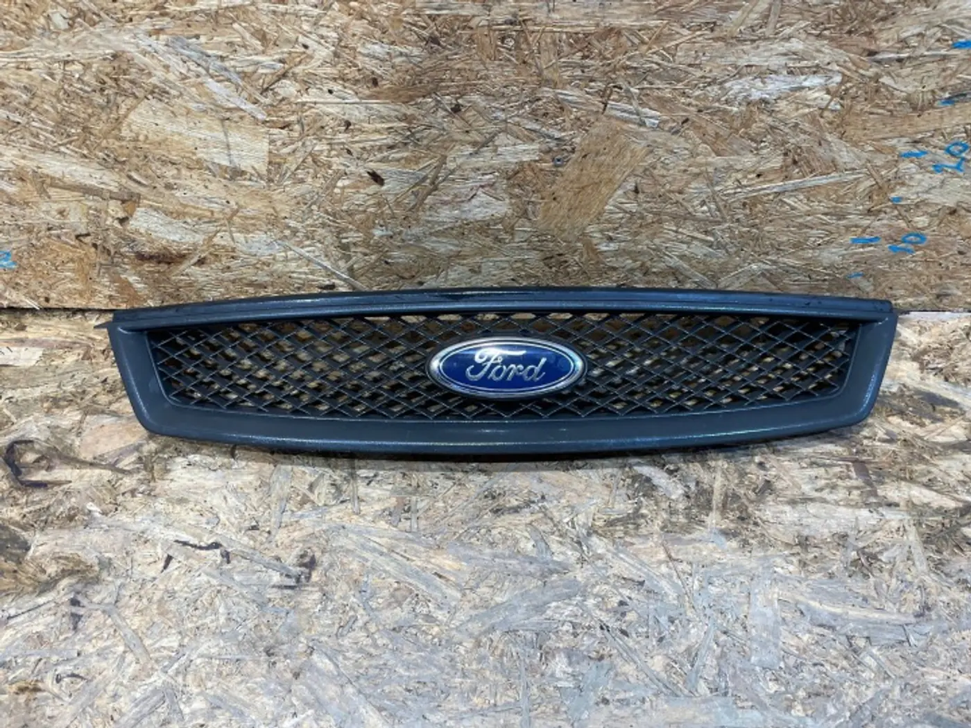 Решетка радиатора к Ford Focus 2005