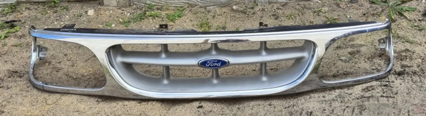 Решетка радиатора к Ford Explorer 1995