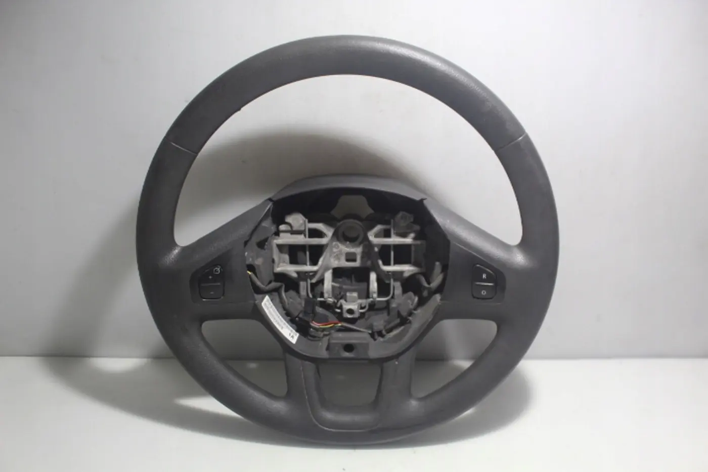 Руль к Opel Vivaro 2014