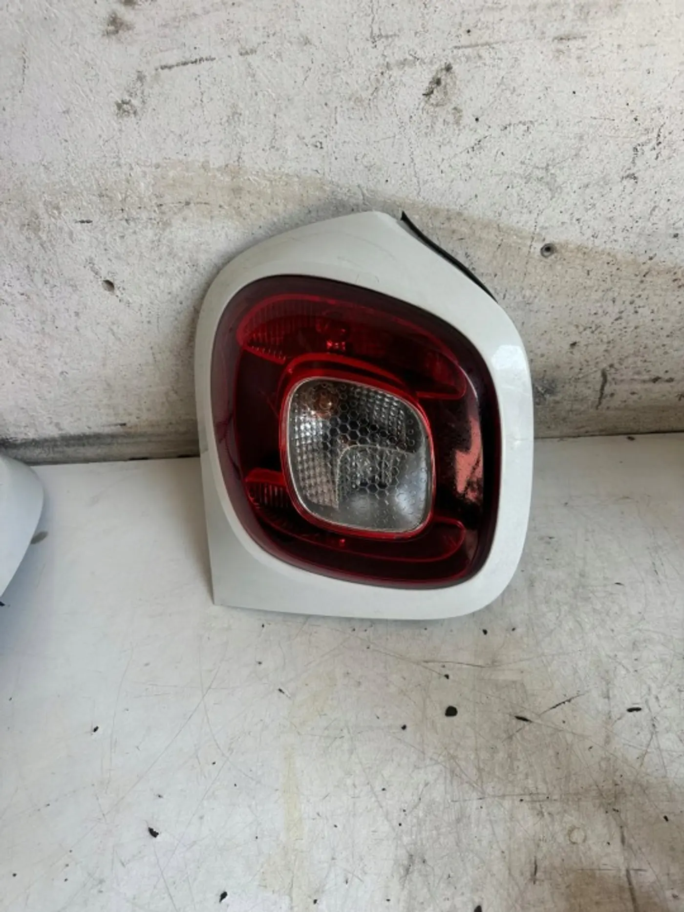 Фонарь задний левый к Smart Forfour 2014