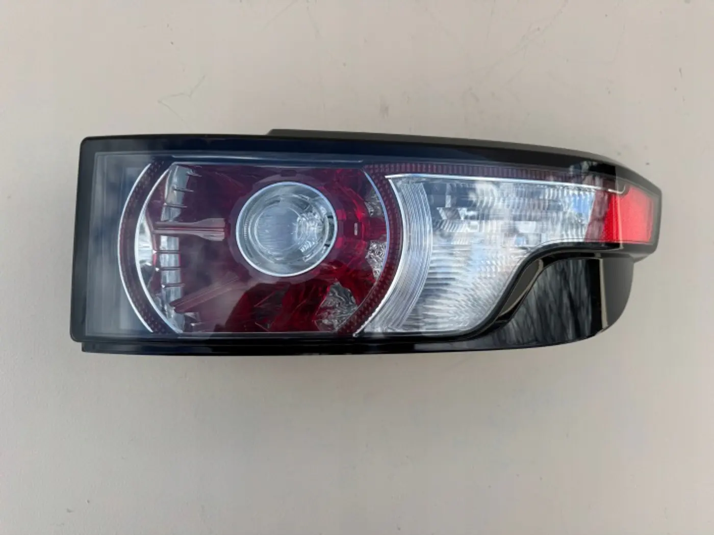 Фонарь задний правый к Land Rover Range Rover Evoque 2011