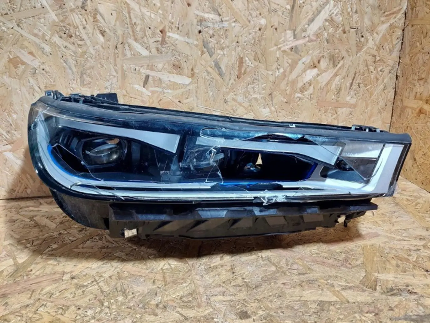Фара правая к BMW iX 2021