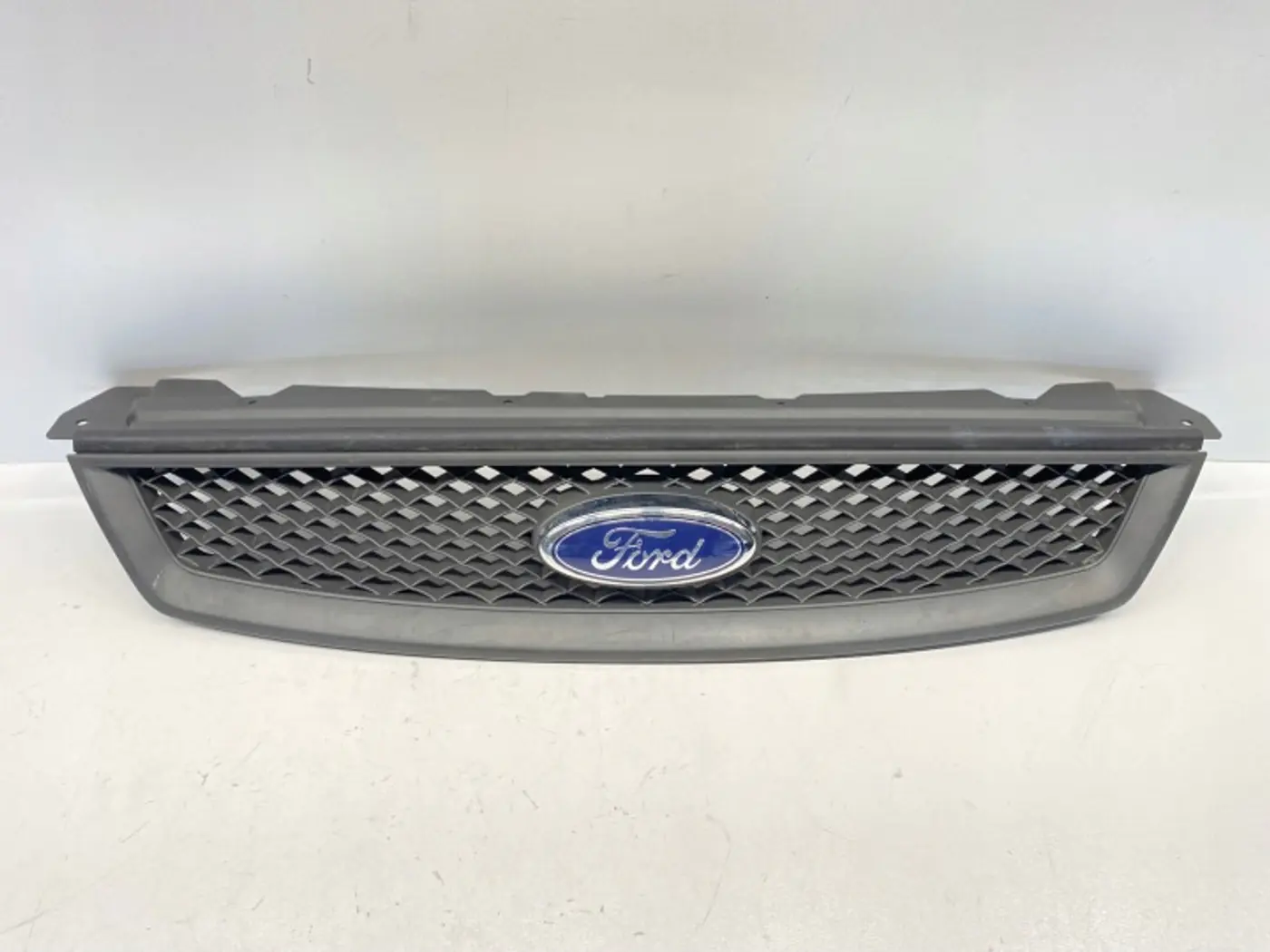 Решетка радиатора к Ford Focus 2005