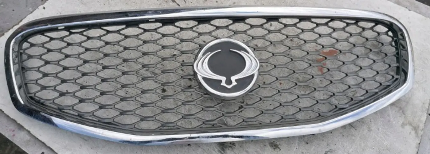 Решетка радиатора к SsangYong Korando 2010
