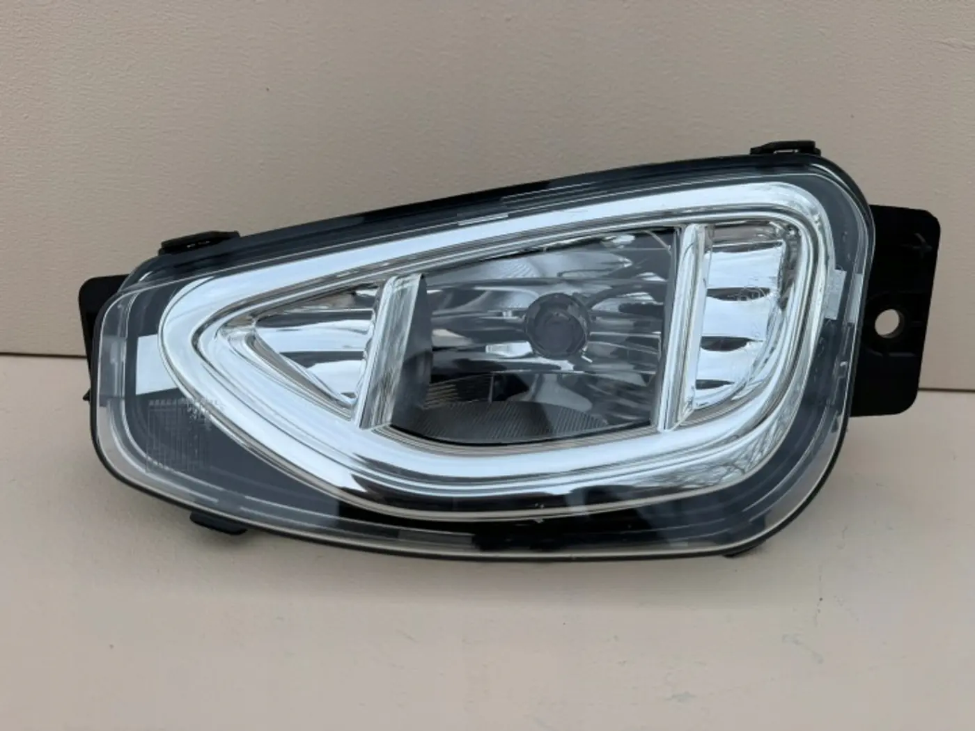 Фара противотуманная правая к Ford Kuga 2019
