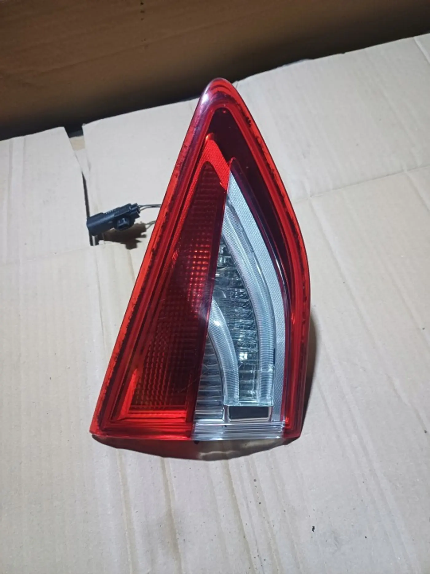 Фонарь задний левый к Ford Kuga 2013