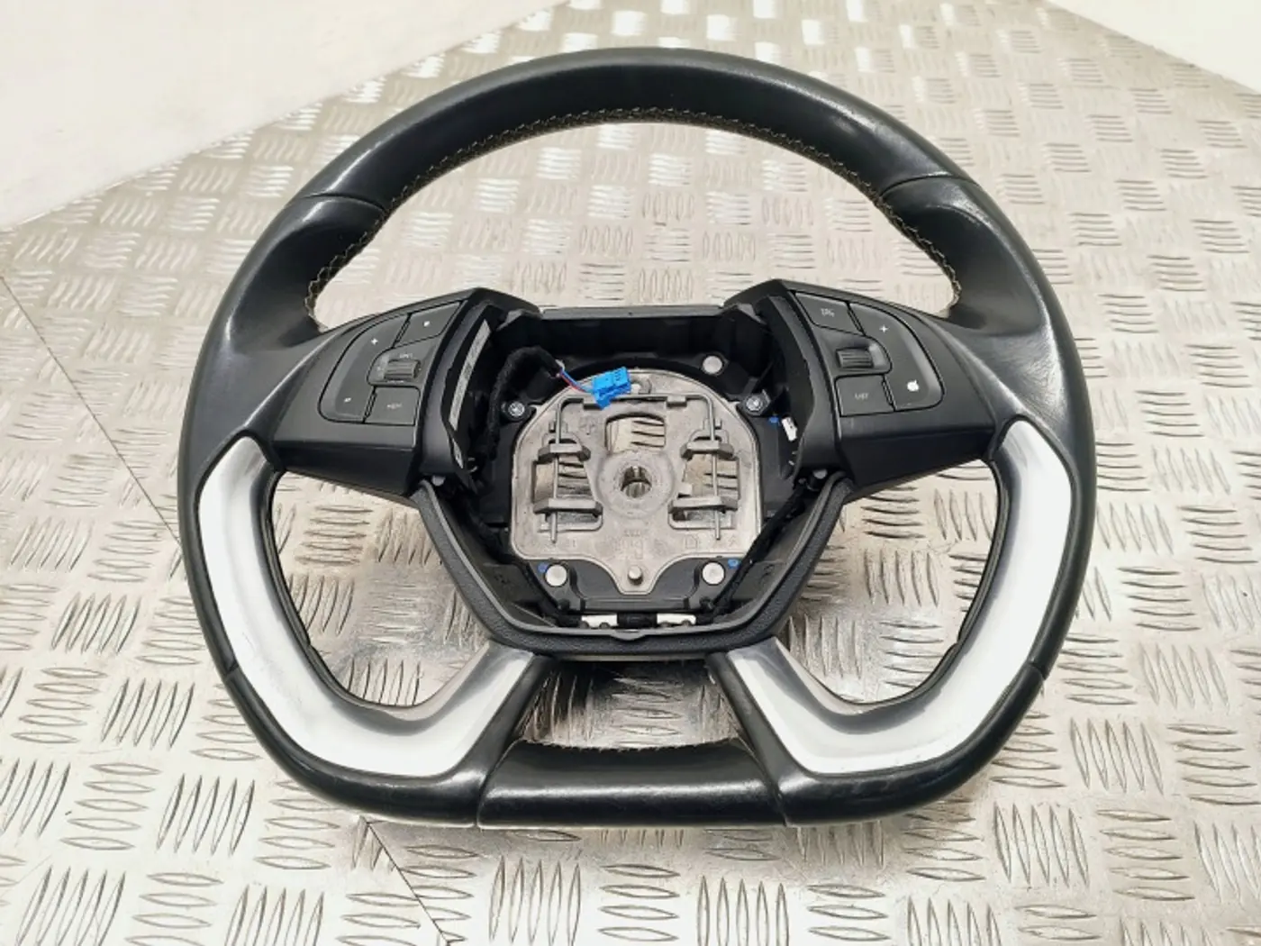 Руль к DS 5 2015
