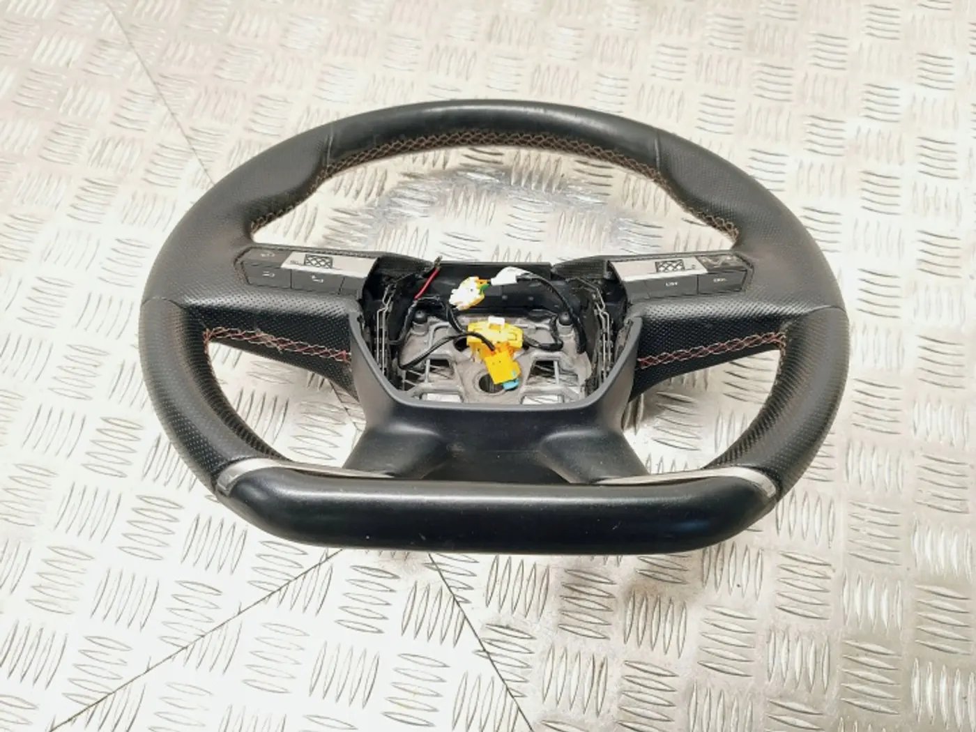 Руль к Citroen DS7 2017