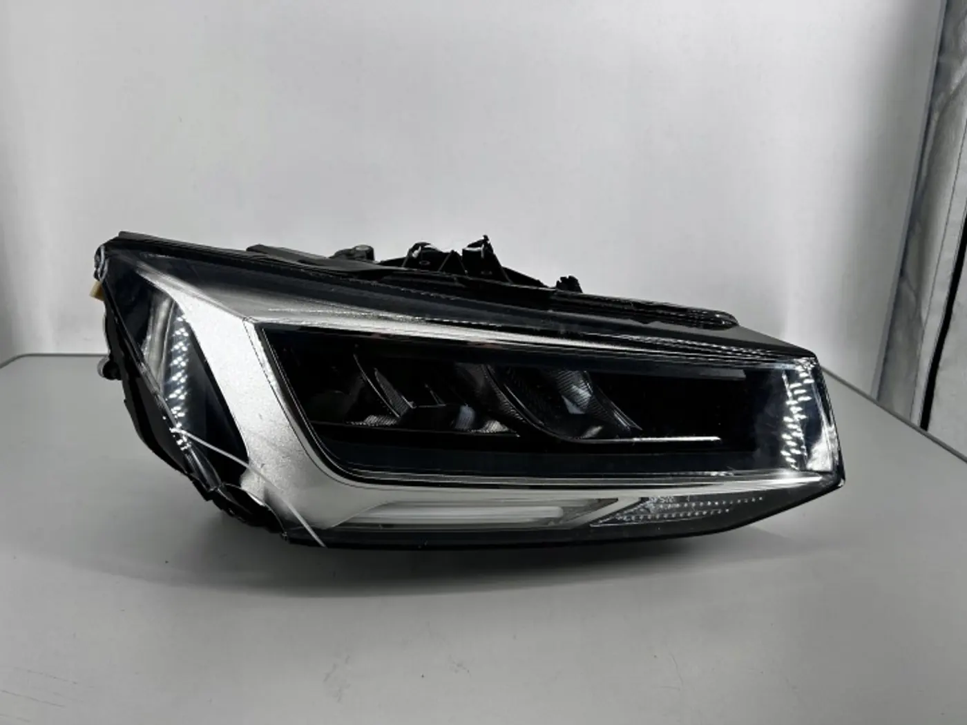 Фара правая к Audi Q2 2020