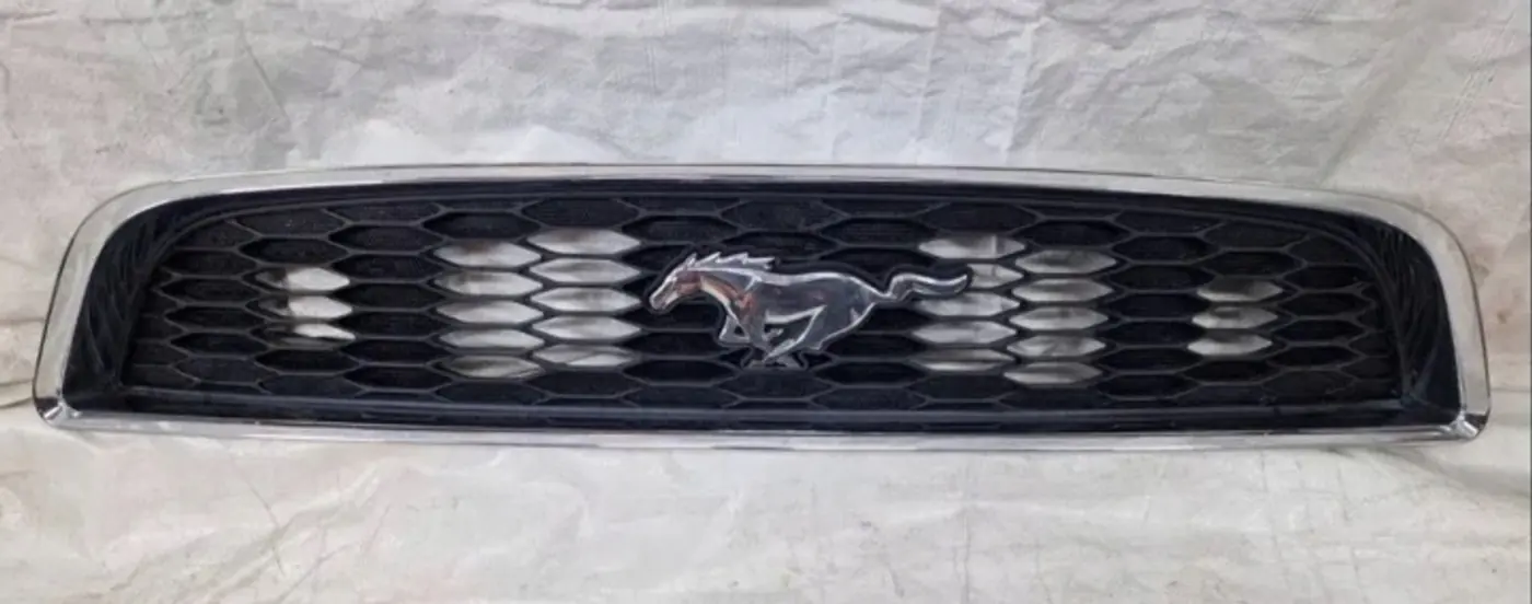 Решетка радиатора к Ford Mustang 2004