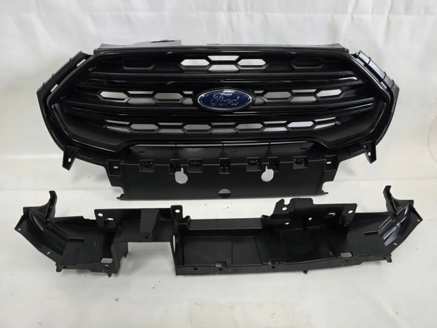 Решетка радиатора к Ford EcoSport 2017