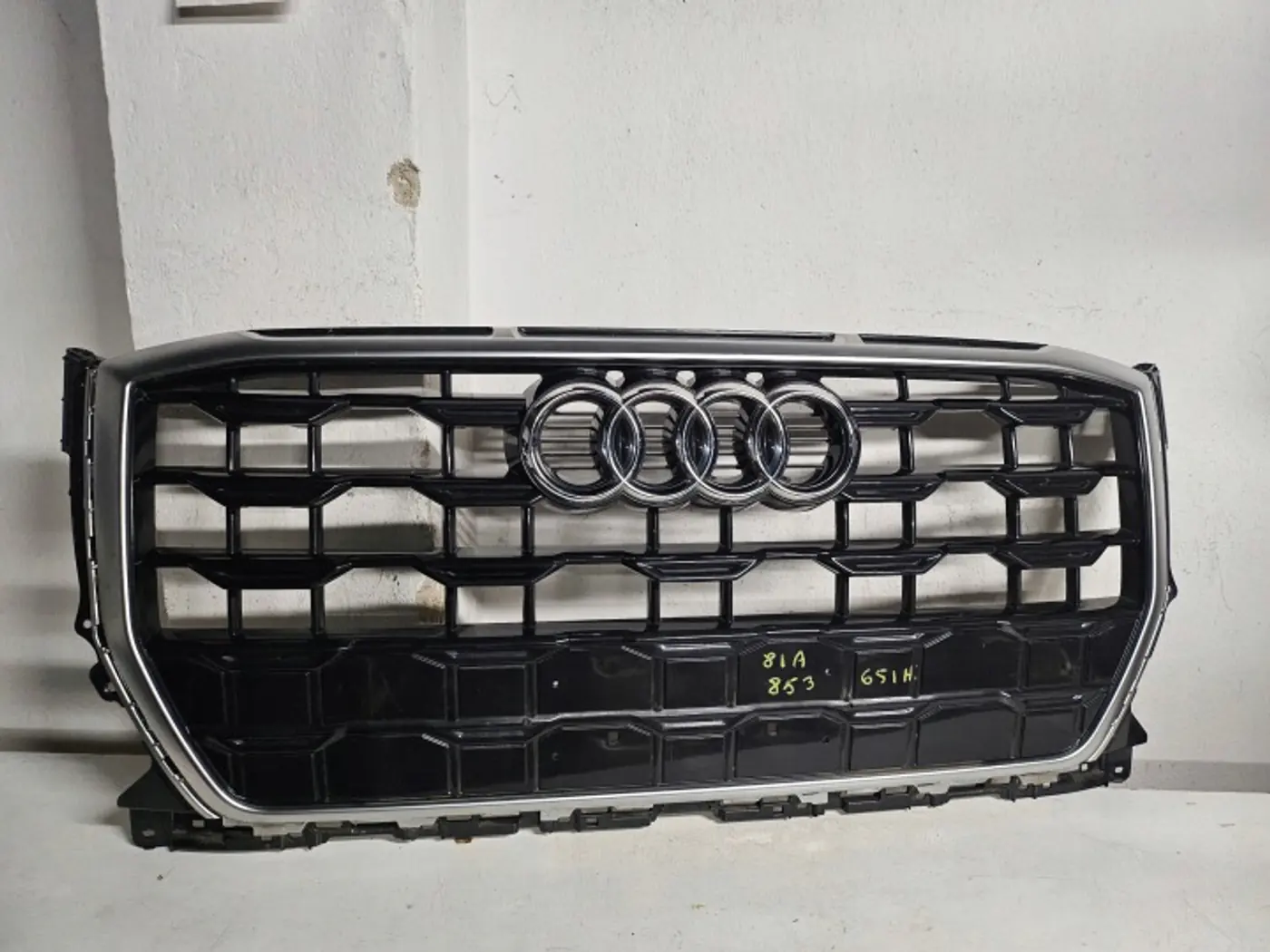 Решетка радиатора к Audi Q2 2020