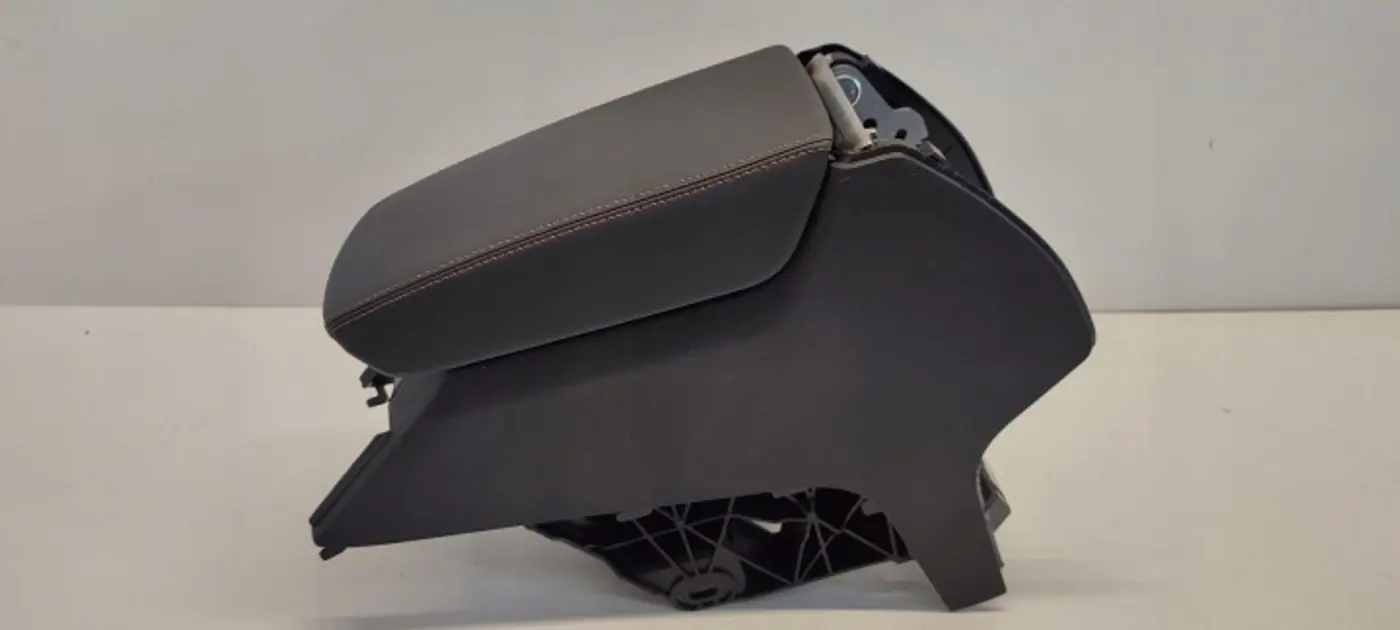 Подлокотник к Cupra Formentor 2020