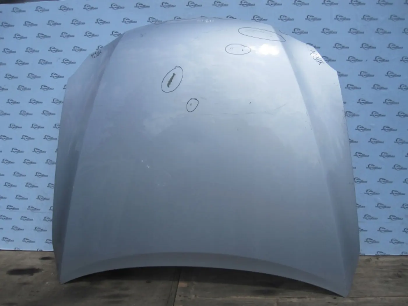Капот к Lexus IS 2005