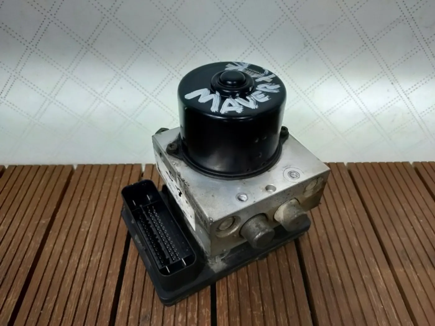 Блок ABS к Ford Maverick 2000