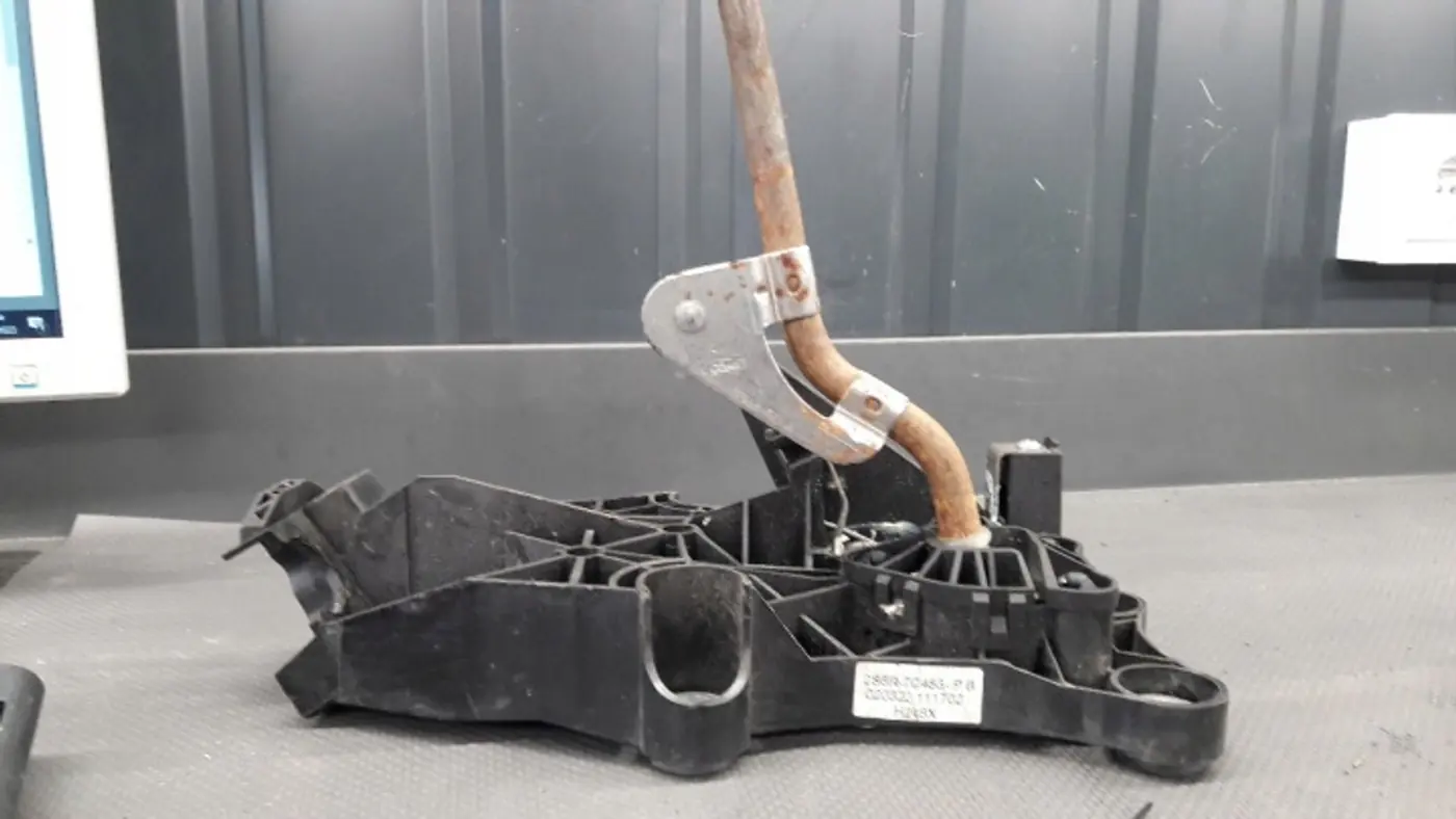 Кулиса к Ford Fiesta 2001