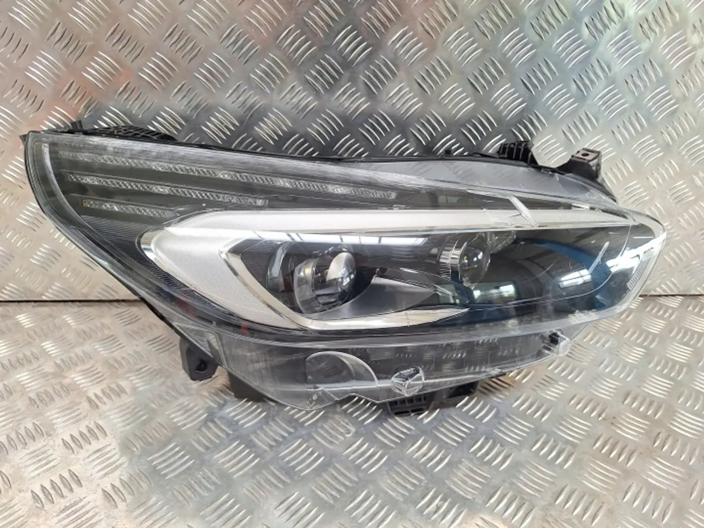 Фара правая к Ford S-MAX 2015