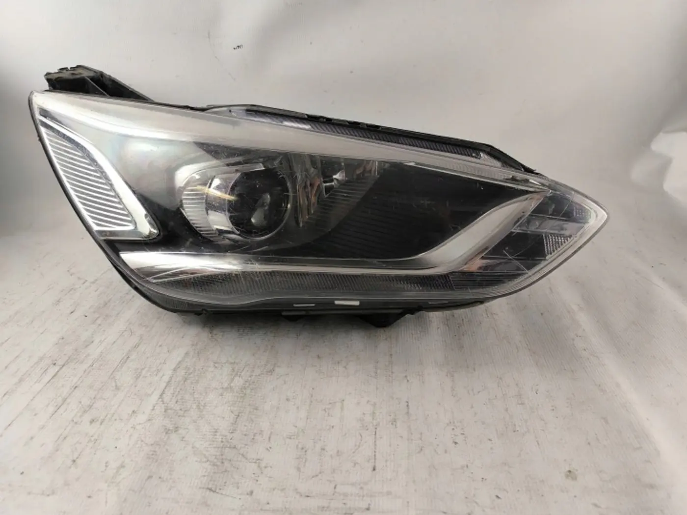 Фара правая к Ford C-MAX 2015
