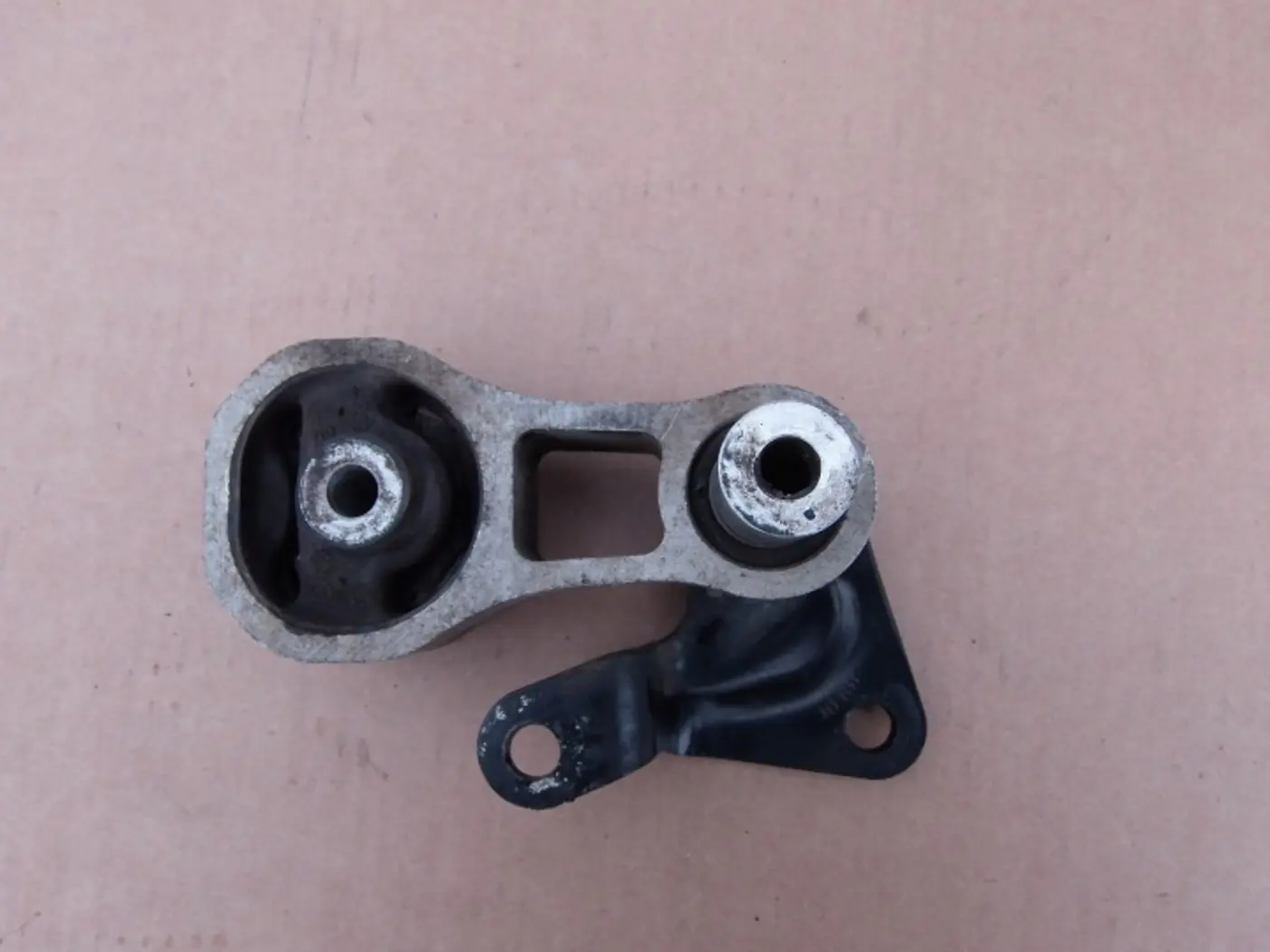 Подушка крепления КПП к Ford Fiesta 2001