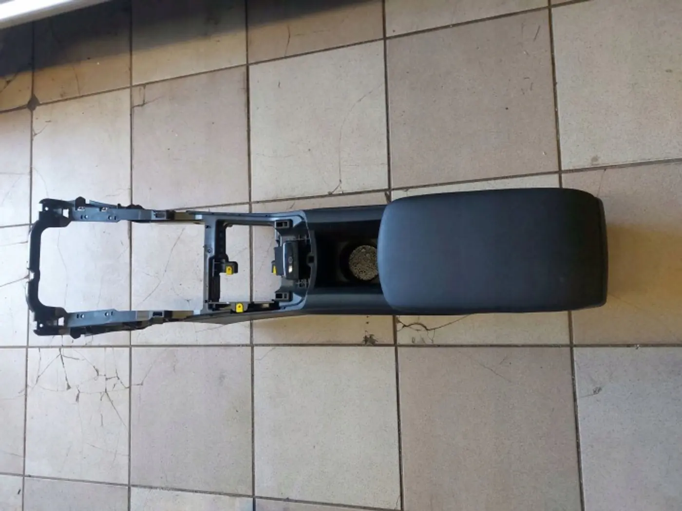 Подлокотник к Citroen C4 2011