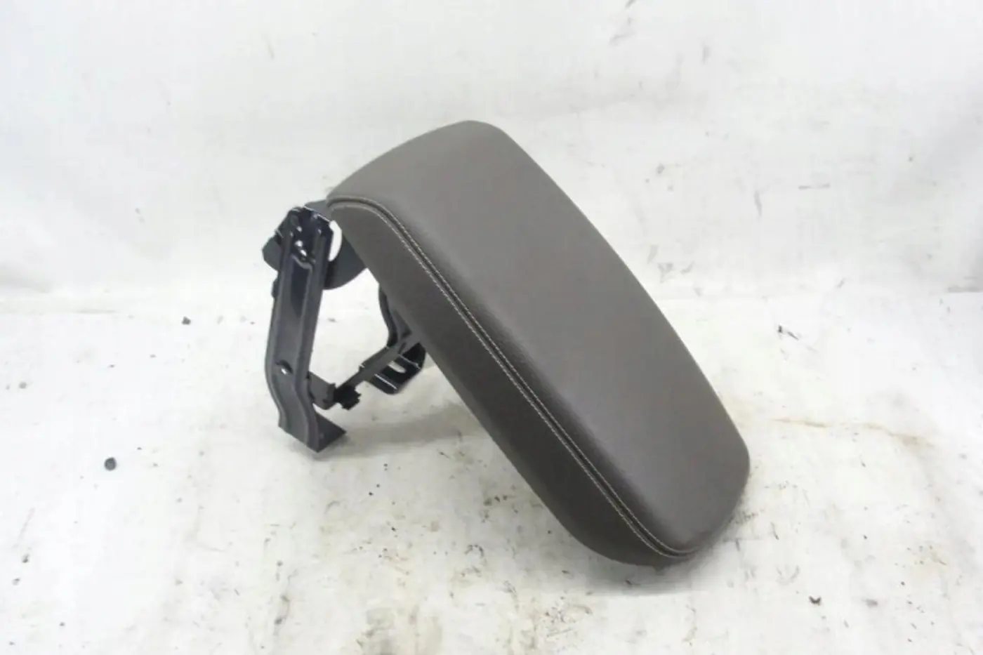 Подлокотник к BMW X3 2010