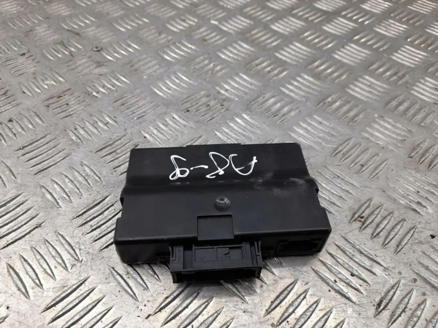 Блок комфорта к Audi S8 2012