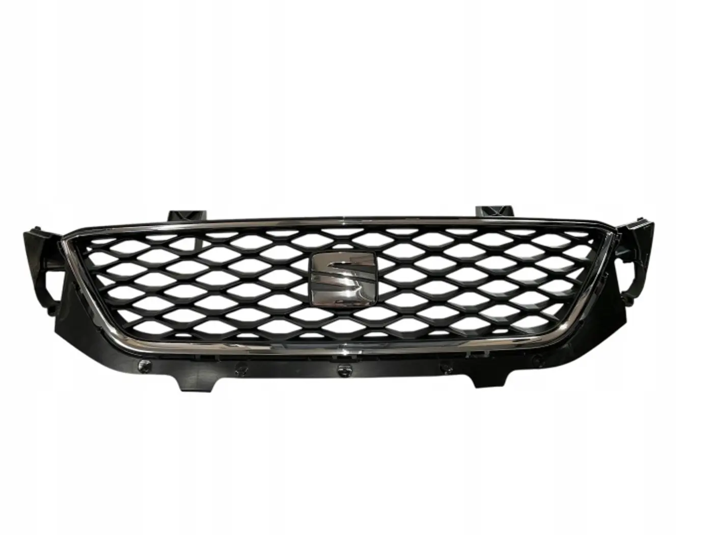 Решетка радиатора к SEAT Toledo 1998