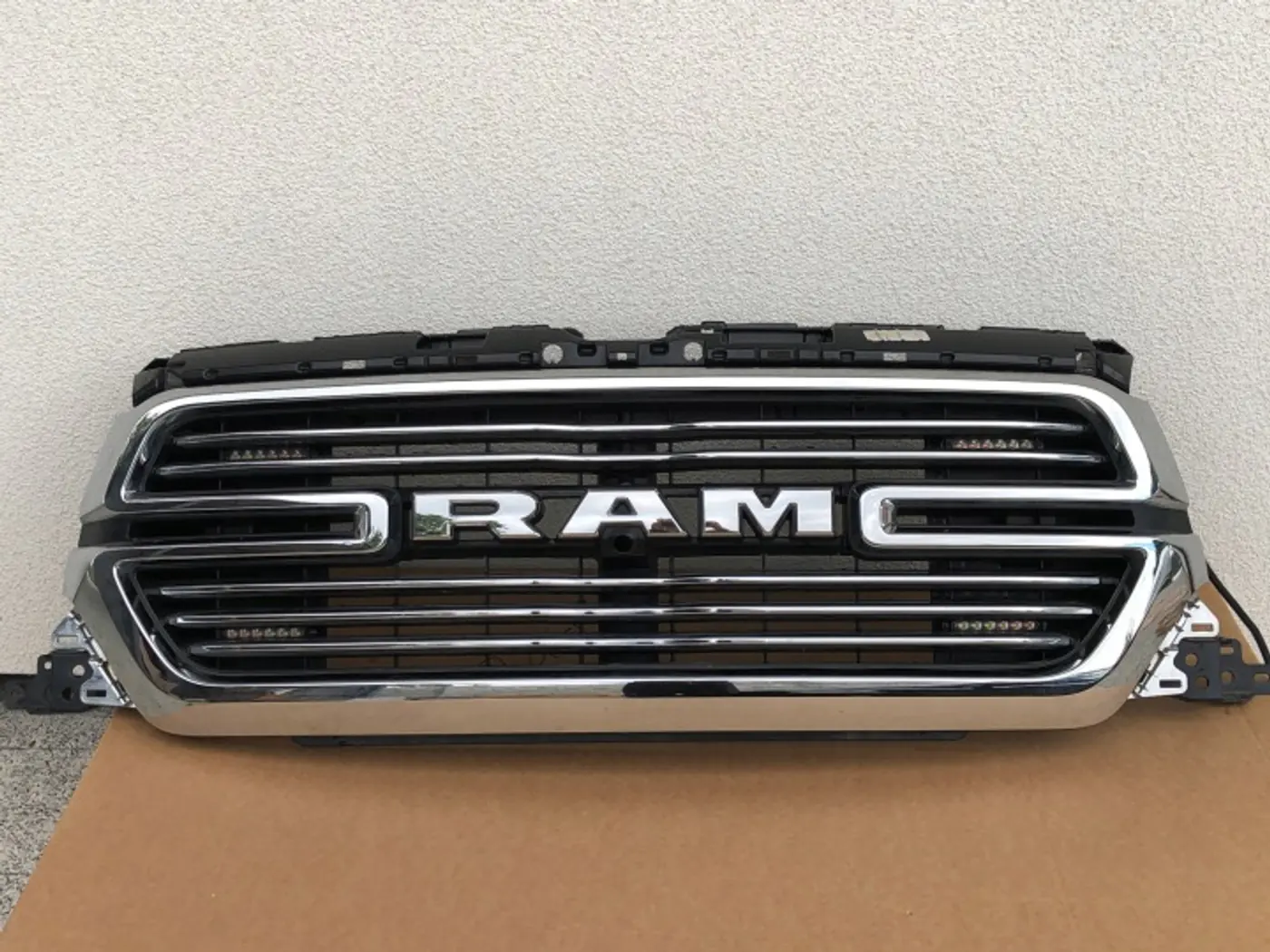 Решетка радиатора к Ram 1500 2018
