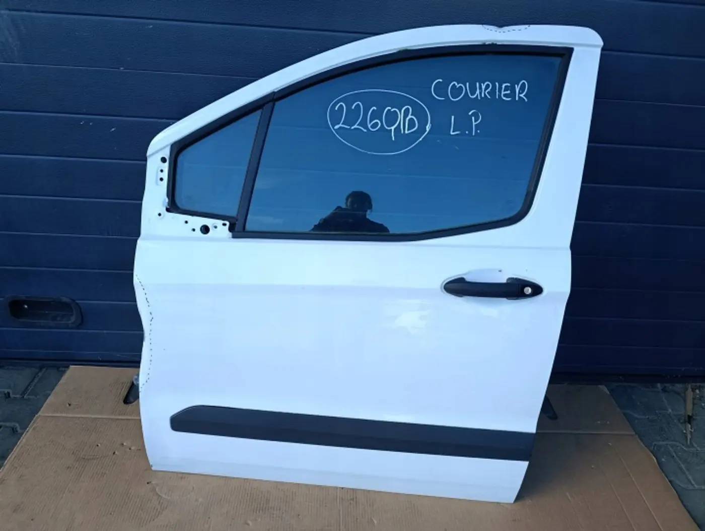 Дверь передняя левая к Ford Transit 2014